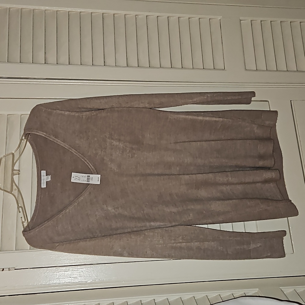 Essential V neck sweater from New York and Company
